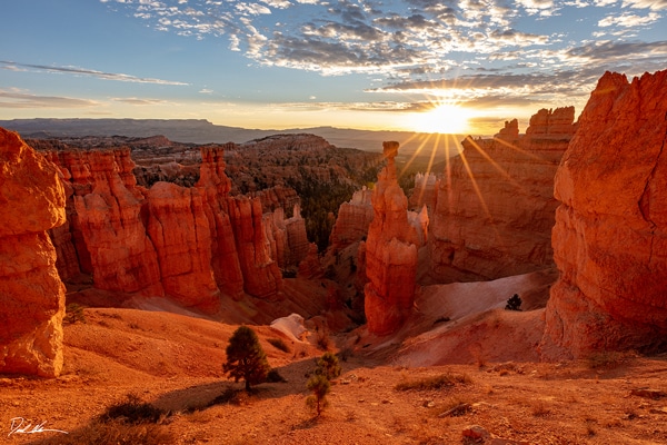 image of Bryce Canyon at sunrise from the rim in Utah