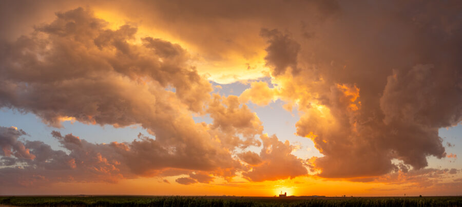 Big beautiful sky at sunset over farms in Kansas