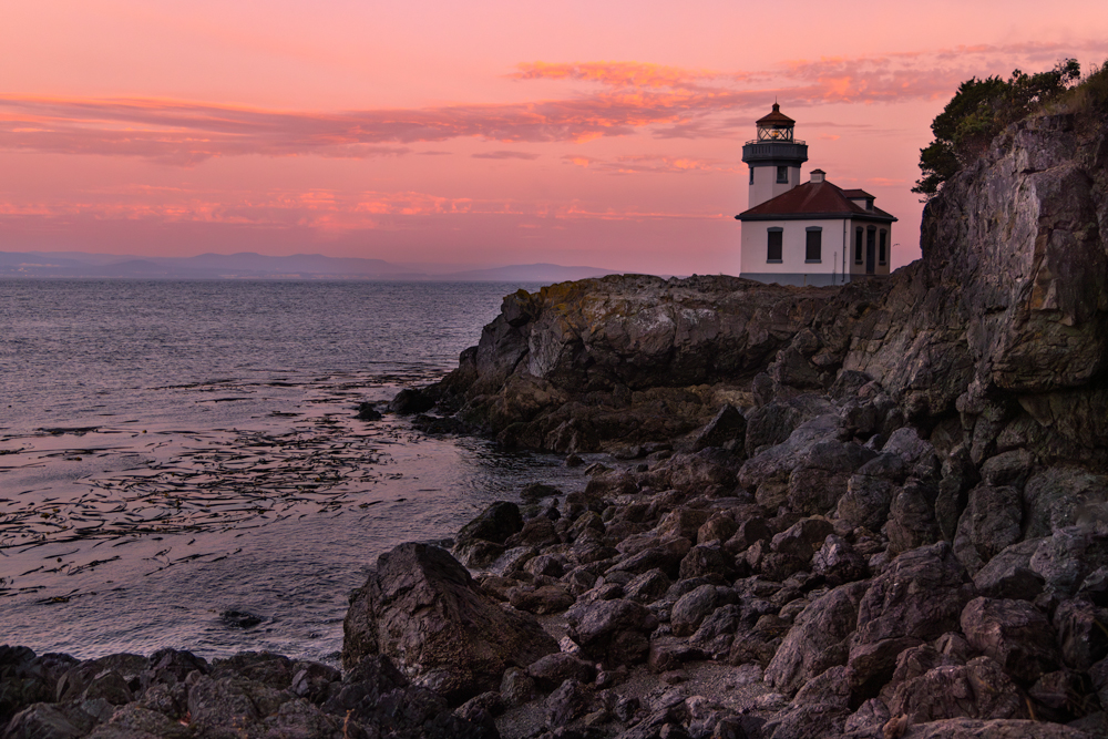 Image of Lime Kiln Lighthouse on San Juan Island